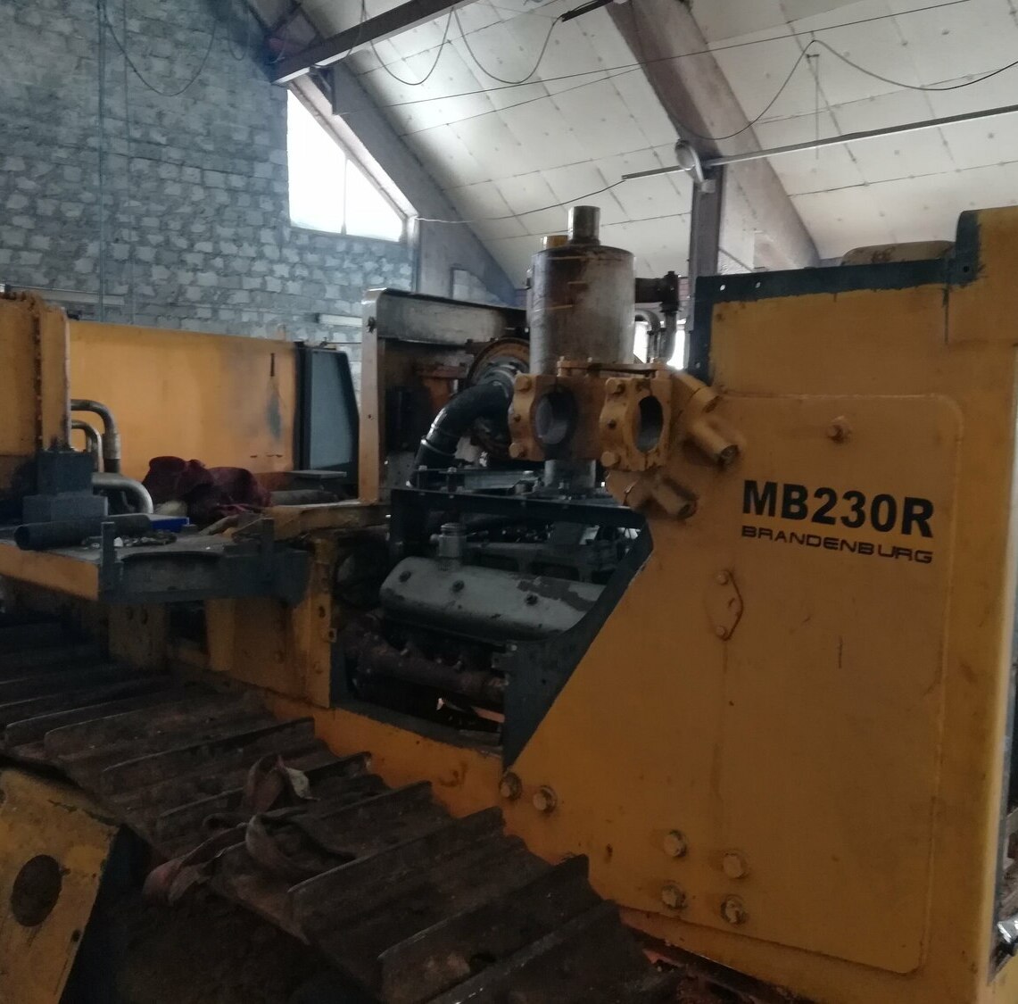 Замена переоснащение переоборудование установка отечественного двигателя на бульдозер Mitsuber MB 230R Brandenburg