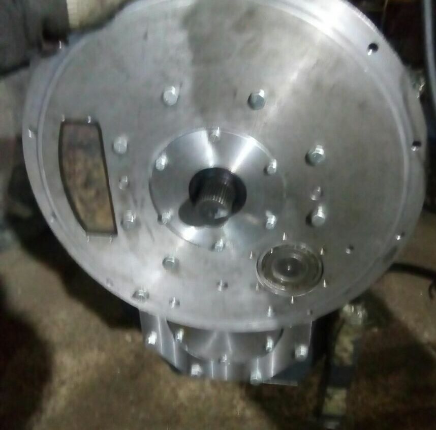 Редуктор смещения осей для переоборудования трактора Buhler Versatile 2210 с ЯМЗ 536 Замена переоснащение переоборудование трактора Buhler Versatile 2210 с ЯМЗ 536