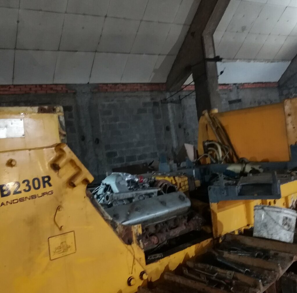 Замена переоснащение переоборудование установка отечественного двигателя на бульдозер Mitsuber MB 230R Brandenburg