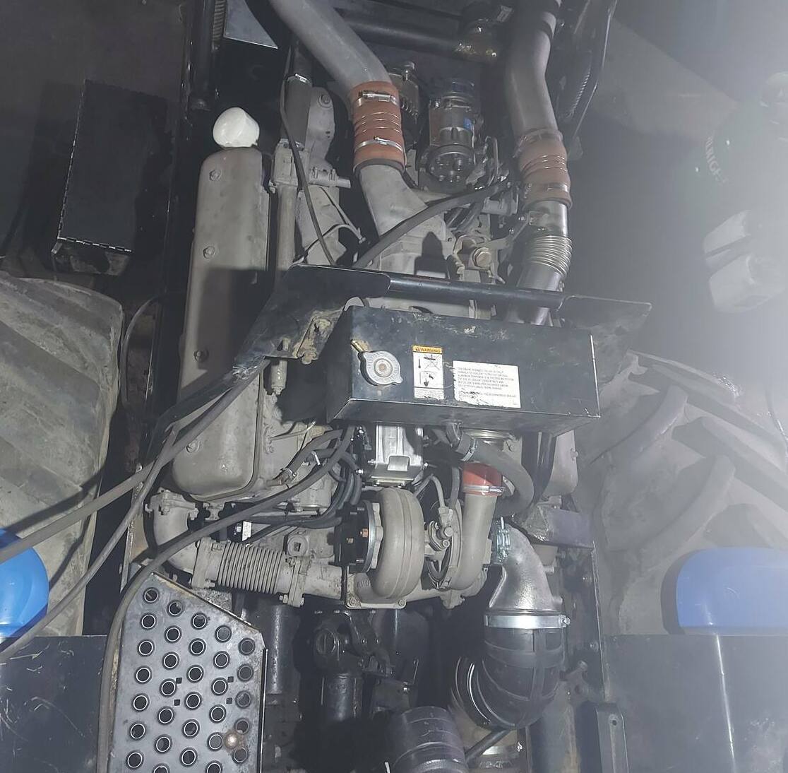 Замена переоснащение переоборудование трактора Установленный двигатель ЯМЗ 7511 на трактор New Holland TJ 450 с ЯМЗ 7511