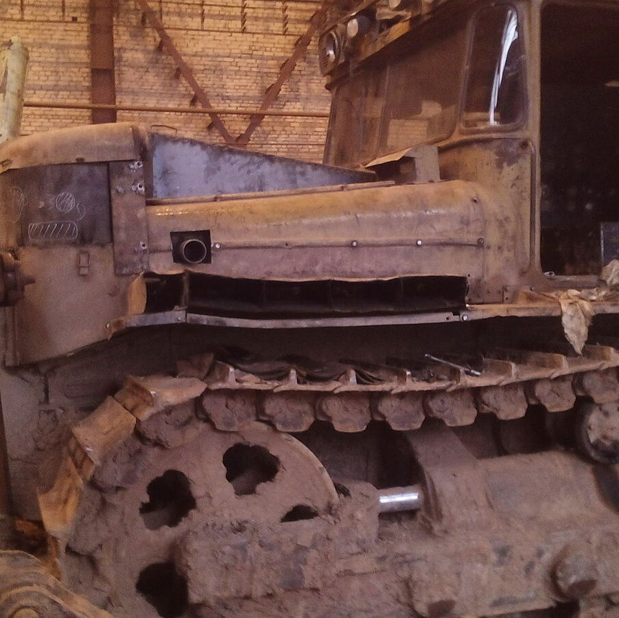 Переоборудование бульдозера ДЭТ 250 с ЯМЗ 7514 Замена переоснащение переоборудование установка отечественного двигателя на бульдозере ДЭТ 250