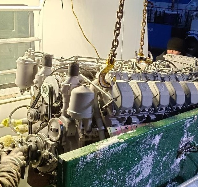 Переоборудование катамарана MPI «Феникс» с ЯМЗ 8401 Замена переоснащение переоборудование катамарана MPI «Феникс» с ЯМЗ 8401